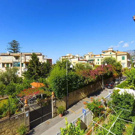 Apartment In Sorrento Near Piazza Tasso Διαμέρισμα